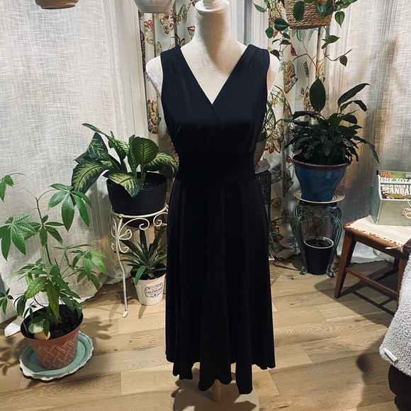 Rabbit Rabbit Rabbit 🐇 Black Ruched V-Neck Midi Dress - Picture 5 of 10